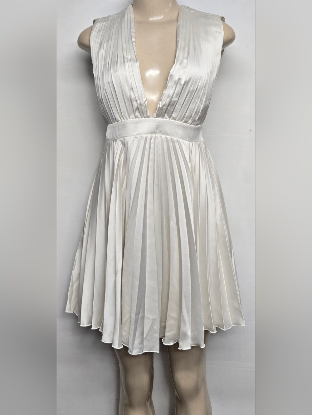 Abercrombie & Fitch S Dress Accordion Pleats Sleeveless Plunge V Neck & Back